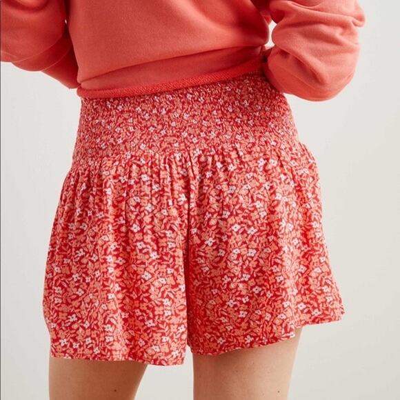 Aerie Smocked Ditsy Red Flowy Floral Shorts High-Waisted Size XL - Picture 1 of 7